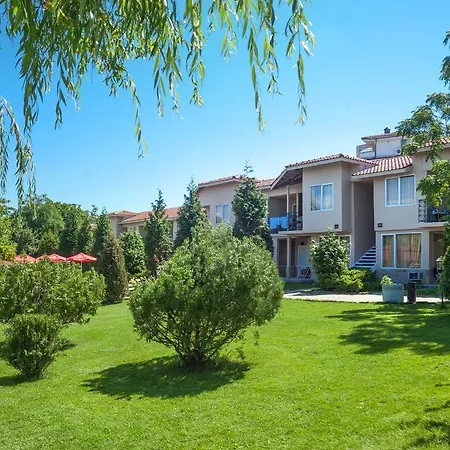 Merlin Club فندق 3*