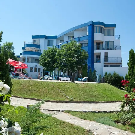 Merlin Club Hotel