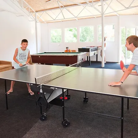 فندق Merlin Club