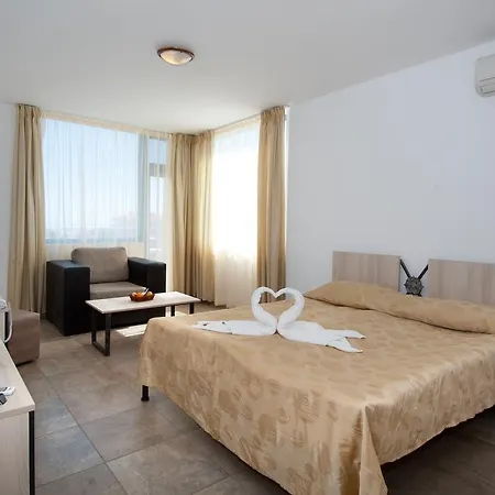 Merlin Club 3* لوزينيتس