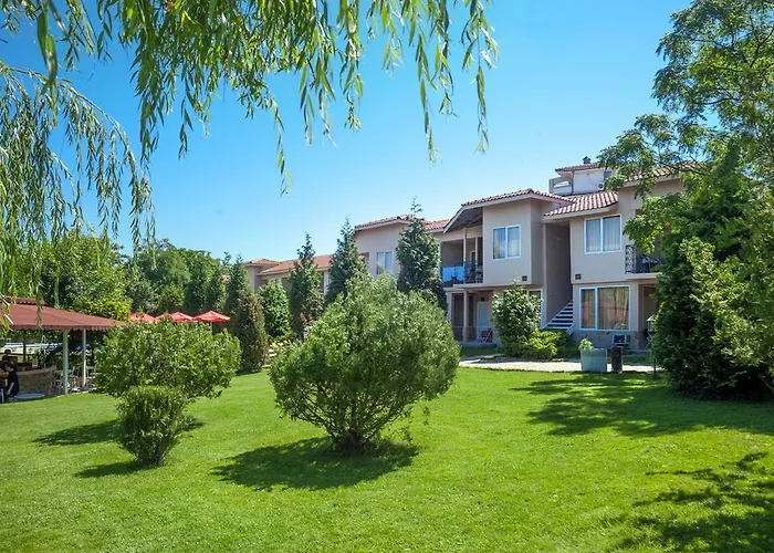 Merlin Club Hotel 3*