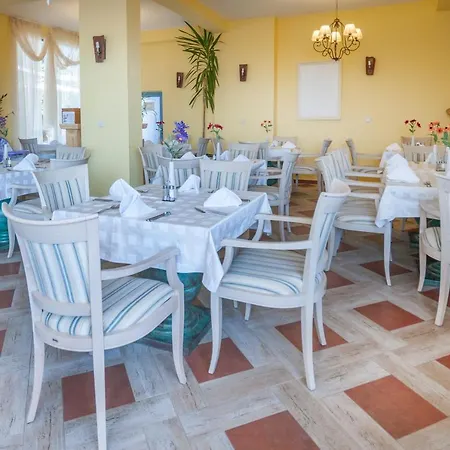 Merlin Club Szálloda 3*