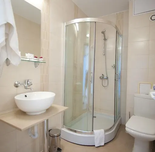 Merlin Club 3* 로제넷츠